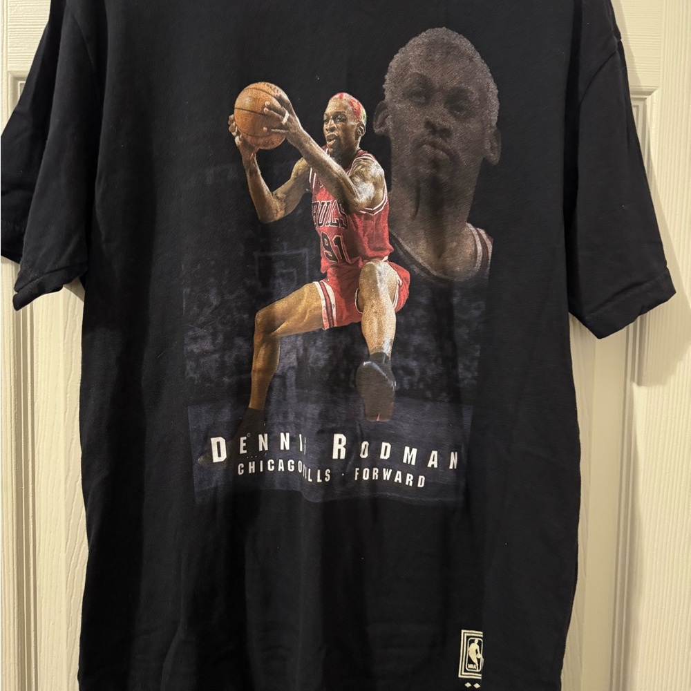 Dennis Rodman #Bulls  Graphic Tee Sz L
Mitchell and Ness